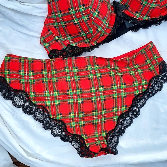 Adore Me Women's Bra and Panty Christmas Plaid Set - Picture 4 of 11